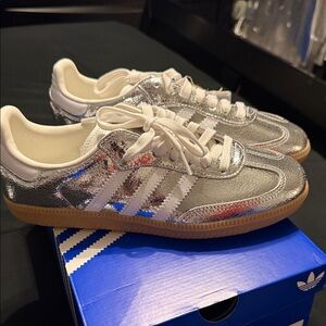 BRAND NEW NEVER BEEN WORNAdidas Shimmer Silver Samba Sneakers with White Stripes
